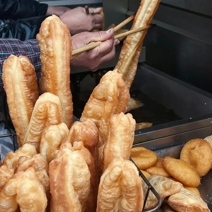 Fresh golden pa thong ko (Thai fried dough sticks)